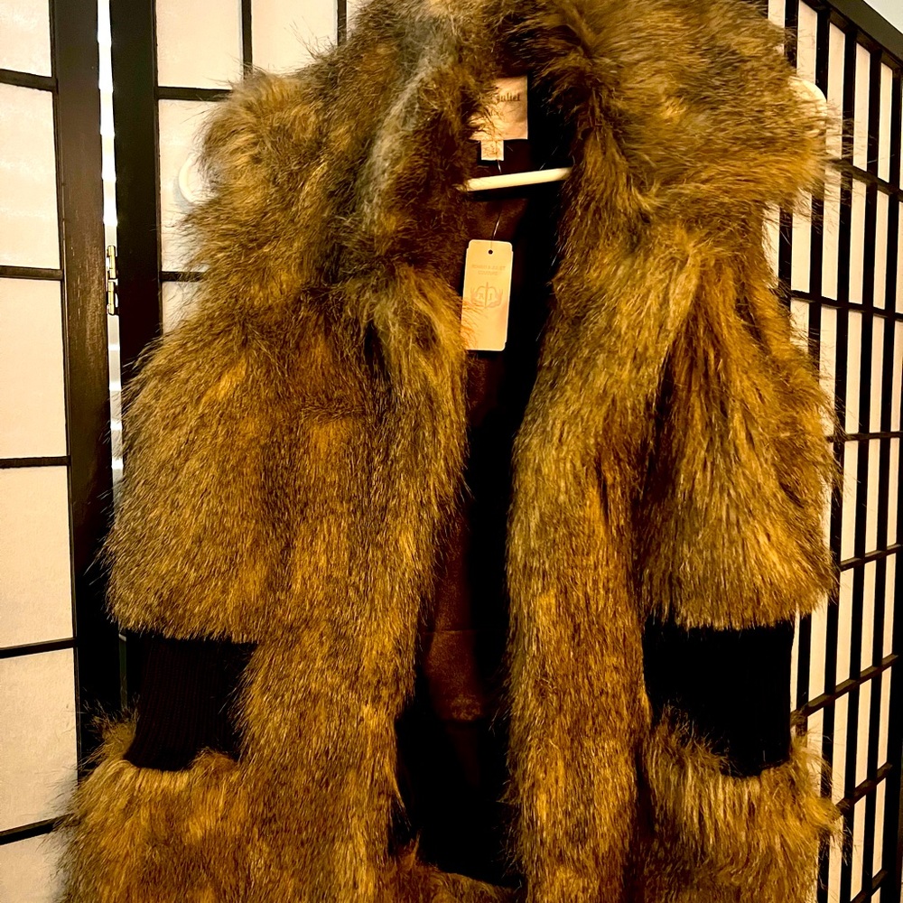 Faux fur brown vest jacket size large NWT